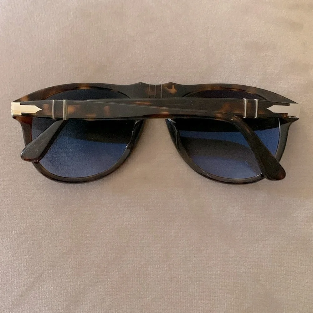 Ashton Kutcher Tortoiseshell Aviators bought from @ashtonkutcher closet